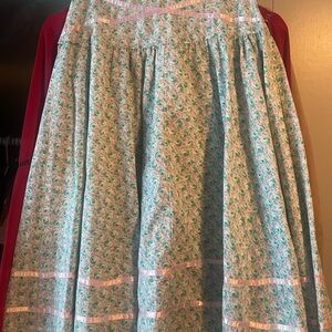 Chic Floral A-Line Skirt in Green and White